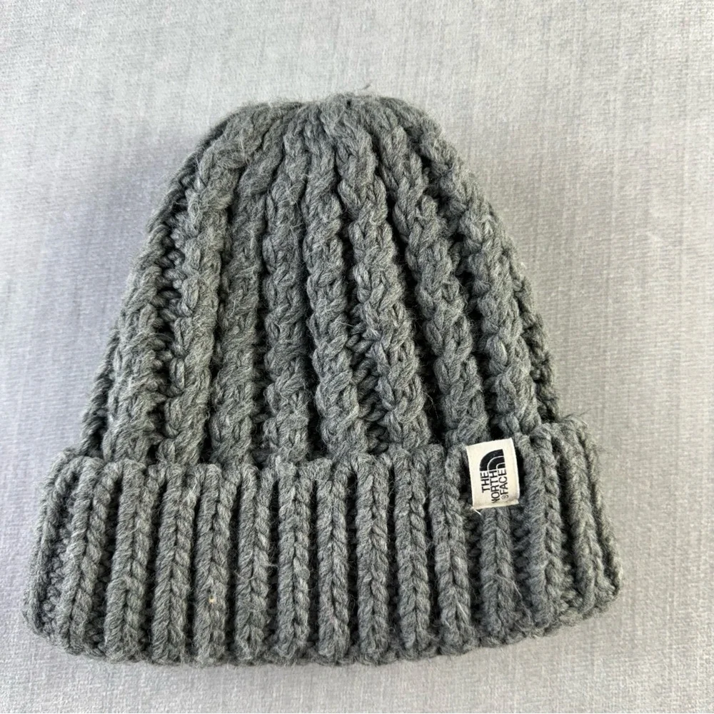 The North‎ Face Gray Cable Knit Beanie Unisex One Size Winter Hat NF0A3FI5